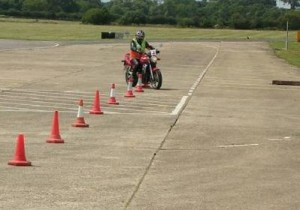 Las escuelas de manejo ahora para motociclistas