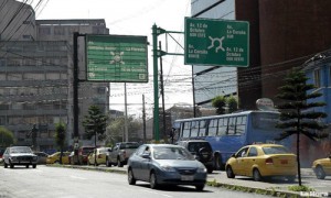 Las vallas informativas en Quito confunden a los usuarios
