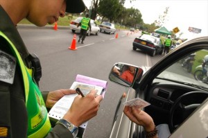 En Ecuador dan facilidades para pagar multas de transito