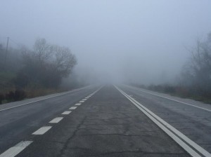 Tips para conducir un automóvil en la niebla