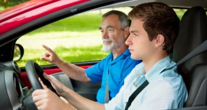 Consejos para elegir una academia de conducción para tu hijo