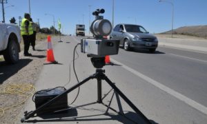 Aunque frenes frente a un radar de velocidad te pueden multar