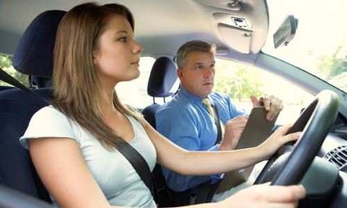 ¡17 Años Al Volante! Autoescuelas Aceptan Rebaja, Pero… - cq6zmbi