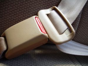 Cinturón y sistemas de retención infantil: úsalos siempre y haz que los demás también los usen