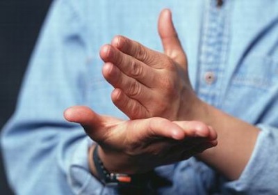 Una autoescuela crea una clase especí­fica para personas sordas.