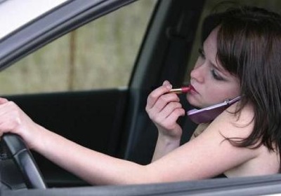 ¿Cuáles son las principales distracciones al volante?