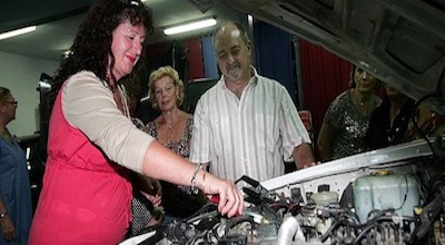 Curso de mantenimiento de automóviles sólo para mujeres