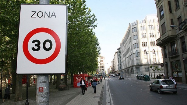 Las ventajas de reducir la velocidad de 50 a 30 km/h en zonas urbanas